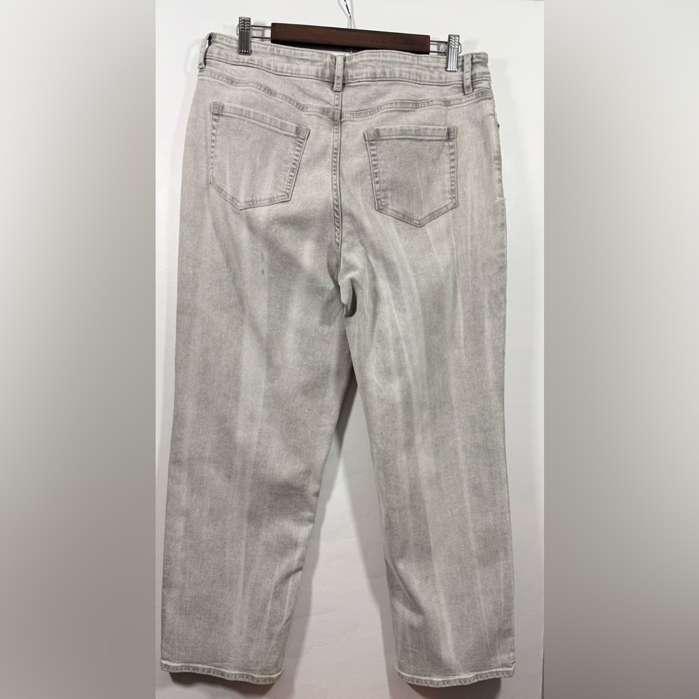 LOGO by Lori Goldstein Women’s Light Gray Straight Jeans Size 10 - Picture 4 of 15